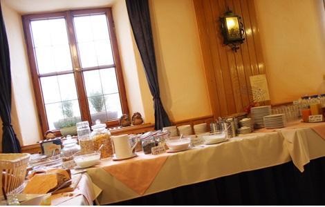 Traditionsgasthof Gruener Baum Bad Staffelstein Bagian luar foto