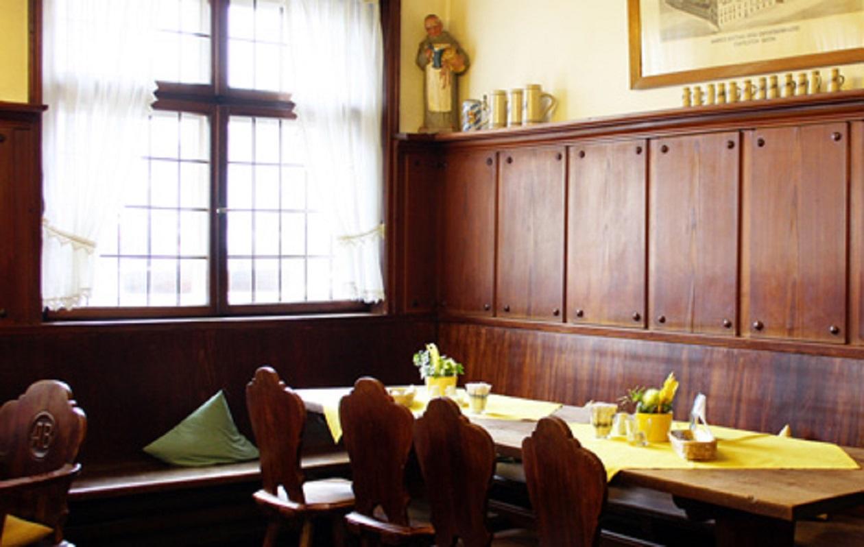 Traditionsgasthof Gruener Baum Bad Staffelstein Bagian luar foto