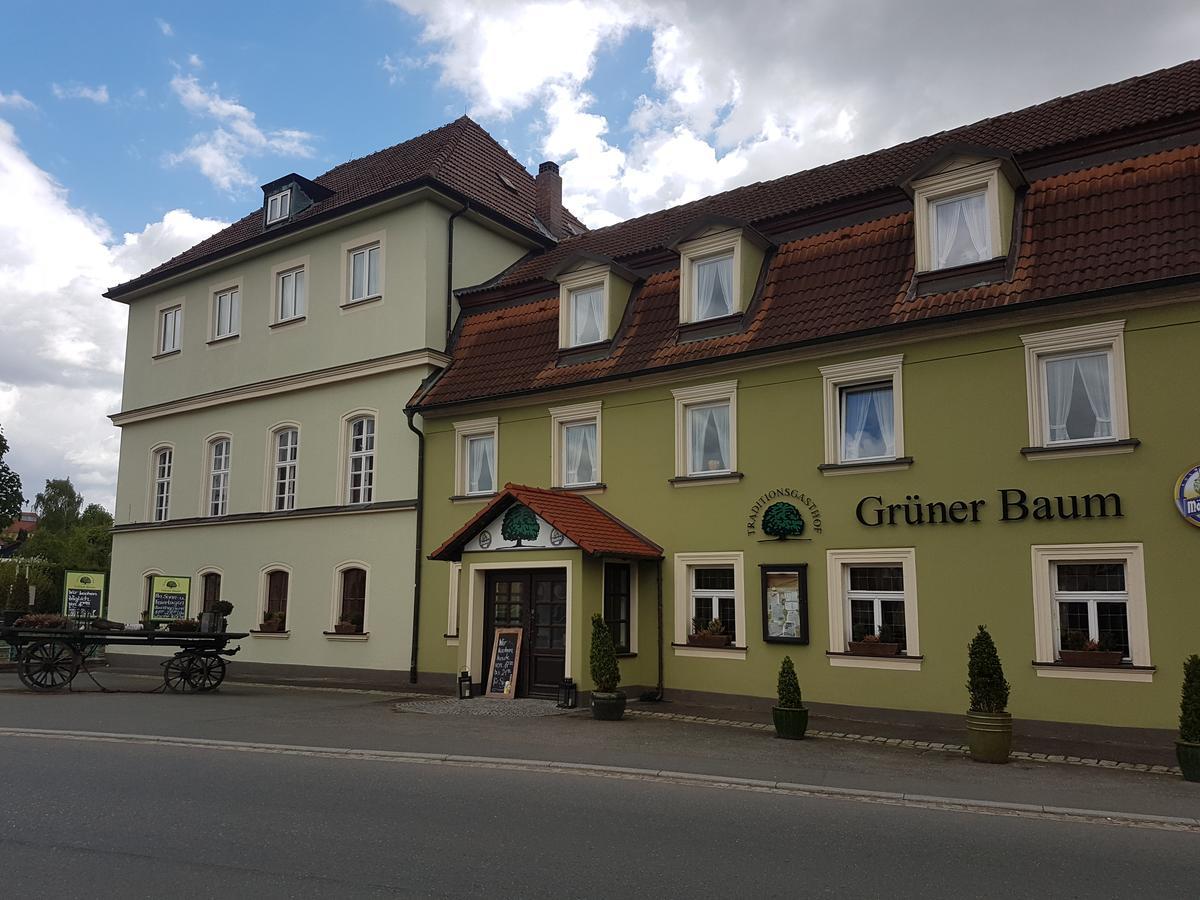 Traditionsgasthof Gruener Baum Bad Staffelstein Bagian luar foto