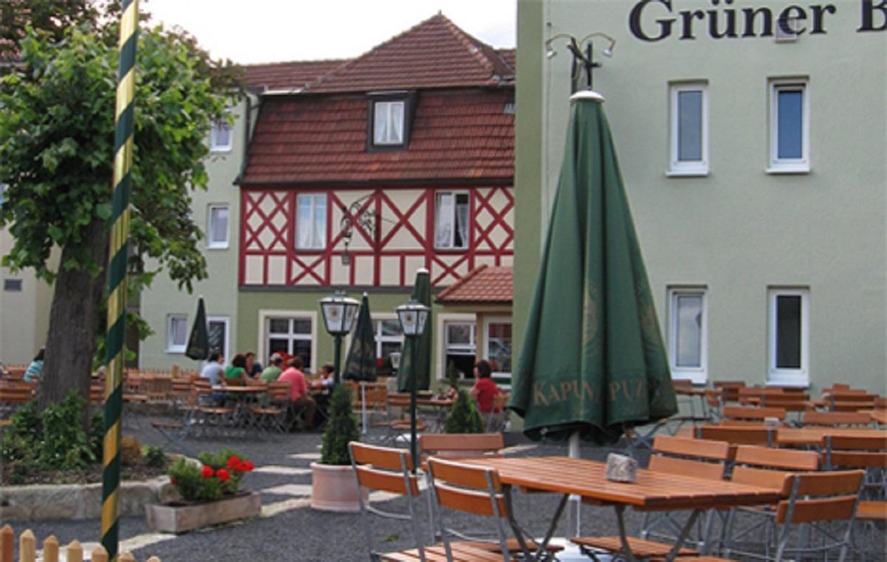 Traditionsgasthof Gruener Baum Bad Staffelstein Bagian luar foto